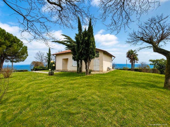 Casa con 6 locali in vendita in FRAZIONE PITICCHIO, Arcevia
