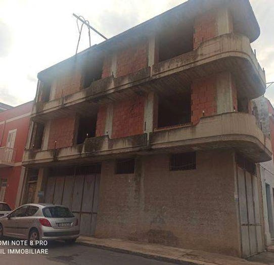 Casa con 6 locali in vendita in Via Dei Medici Giacomo, Centro, Pachino