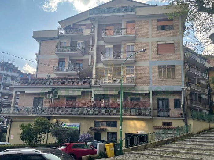 Appartamento quadrilocale in vendita in Via Ramiro Marcone, Mercogliano