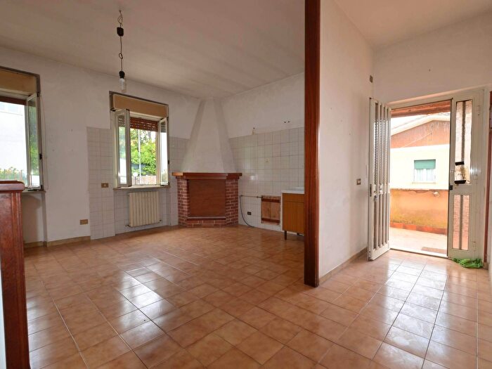 Casa quadrilocale in vendita in Contrada San Pietro, Forano