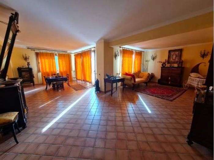 Casa con 6 locali in vendita in Via Consolare Pompea, Ganzirri, Messina