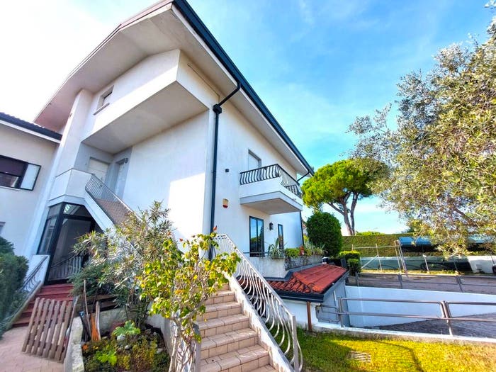 Appartamento quadrilocale in vendita in Viale Alfredo Albanese, Lido Centro Ovest, Jesolo