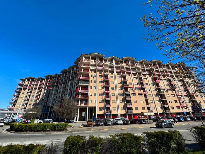 Appartamento quadrilocale in vendita in Via Debuoché, Nichelino