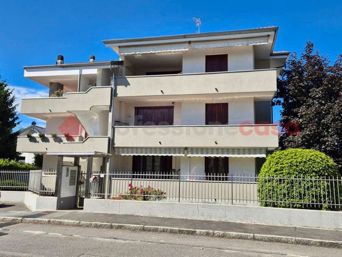 Appartamento trilocale in vendita in via giuseppe garibaldi, Centro, Cerro Maggiore