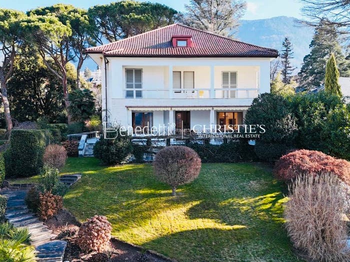 Casa con 6 locali in vendita in Piazza delle Terme, Centro, Merano