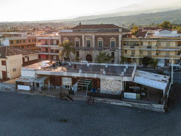 Casa con 6 locali in vendita in Via Spiaggia, Sant'Anna, Mascali