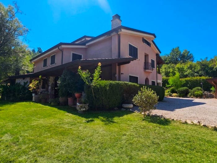 Casa con 6 locali in vendita in Via Vetiche, Le Rase Vetiche, Frosinone