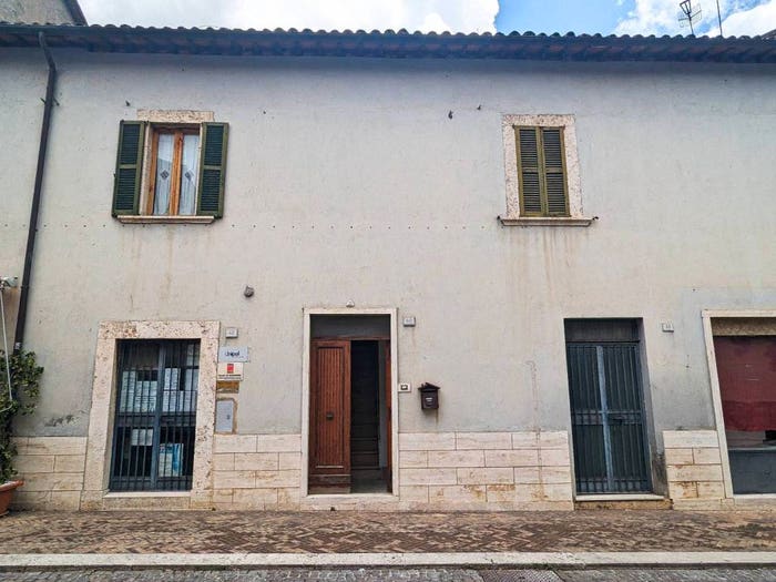Casa con 6 locali in vendita in Via Roma, Centro, Guardea