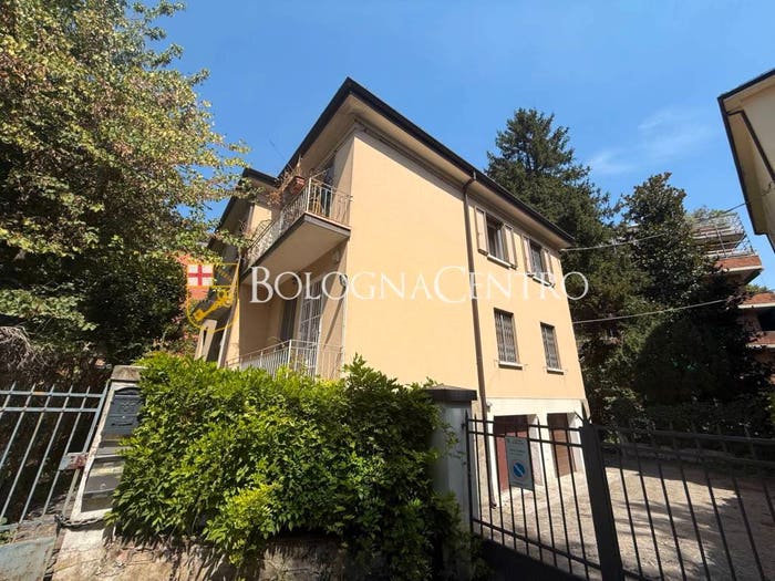 Appartamento con 6 locali in vendita in Via Bellacosta, Colli Murri, Bologna