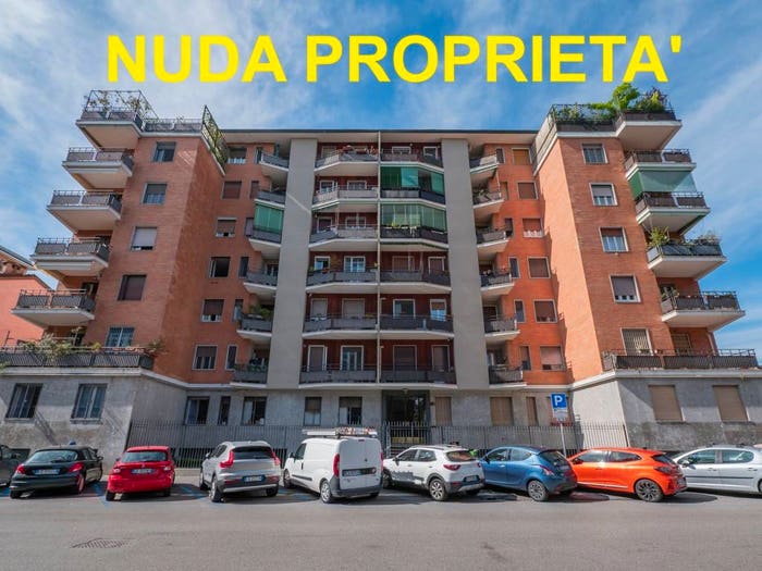 Appartamento trilocale in vendita in Via Lattanzio, Lodi Brenta, Milano