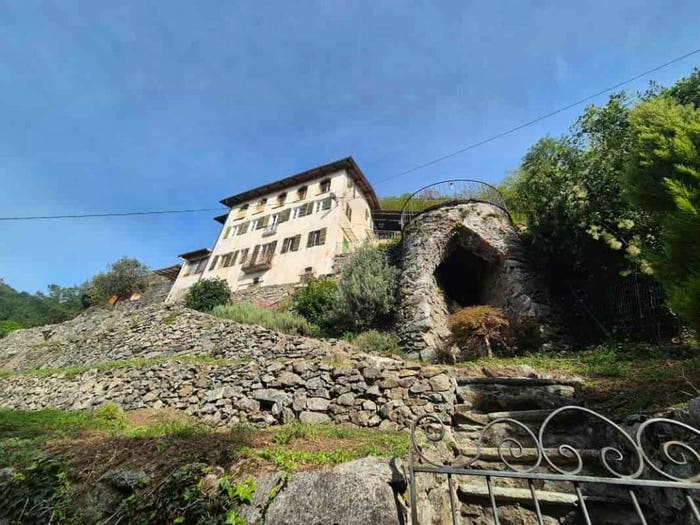 Casa con 6 locali in vendita in Via Fiume, Centro, Varallo