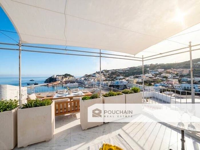 Casa con 6 locali in vendita in Centro, Ponza