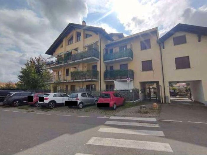 Appartamento quadrilocale in vendita in Via Damiano Chiesa, Centro, Marnate