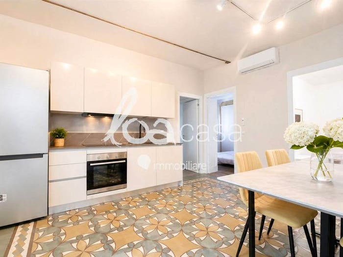 Appartamento trilocale in vendita in Via Antonio Ghilini, Centro, Loano