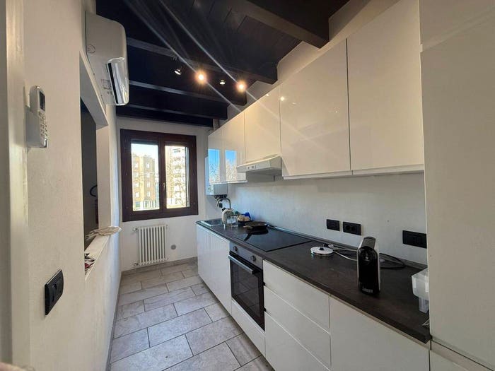 Casa con 6 locali in vendita in Via Yuri Gagarin, Bolognina, Bologna