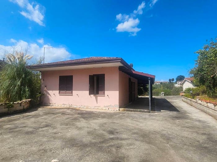 Casa bilocale in vendita in Via Marzi, Arce