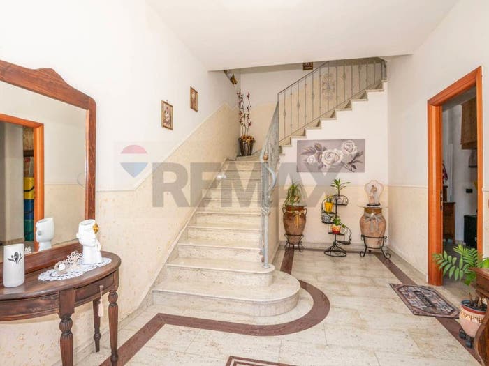 Casa con 6 locali in vendita in Via Lazio, Centro, Pachino