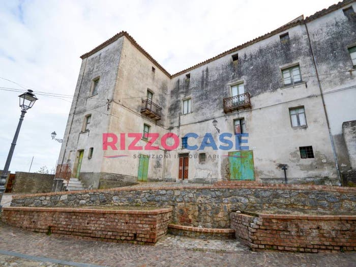 Casa con 6 locali in vendita in Via Duca degli Abruzzi, Paludi