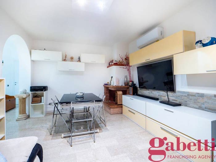 Appartamento trilocale in vendita in Via Bengasi, Villaggio Ambrosiano Battiloca, Paderno Dugnano