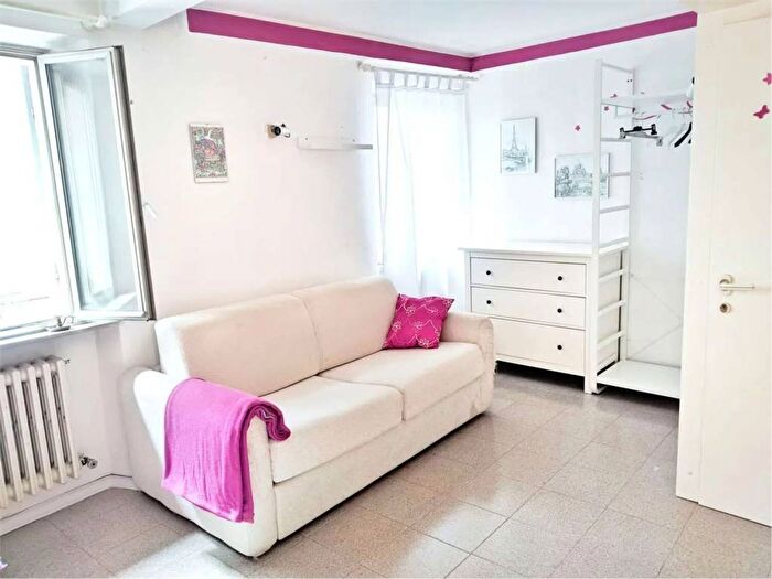 Appartamento quadrilocale in vendita in Via San Bartolo, Centro, Urbino