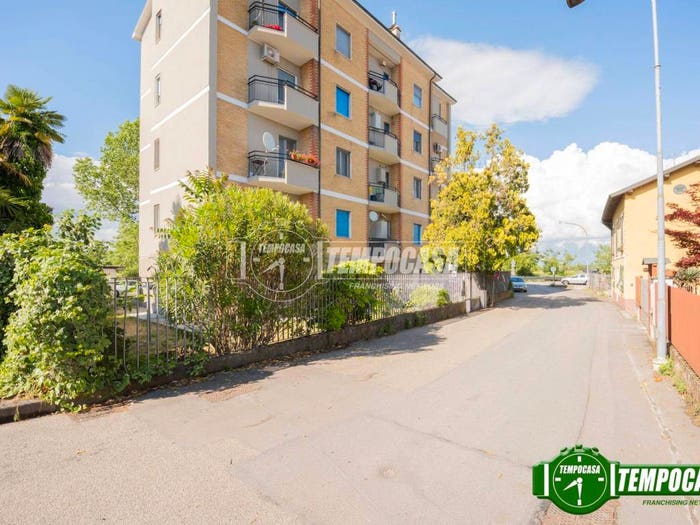 Appartamento trilocale in vendita in Via Monte Grappa, Bettola, Calvignasco