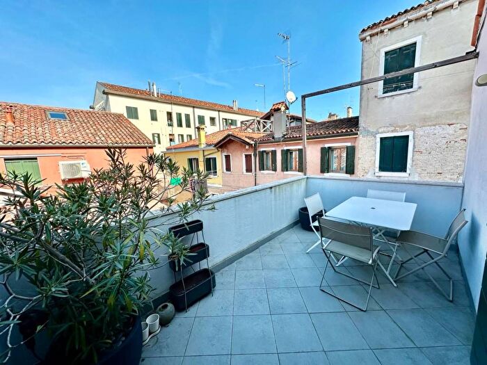 Casa con 5 locali in vendita in Seco Marina, Arsenale Giardini della Biennale, Venezia