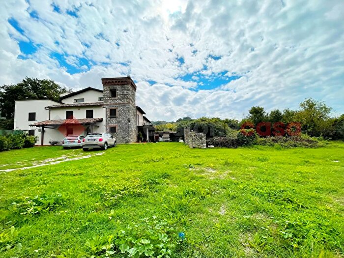 Casa con 9 locali in vendita in Via Antonio Gramsci Snc, Cantalice