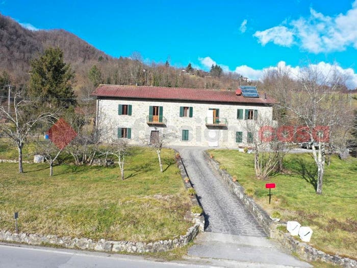 Casa con 6 locali in vendita in via Provinciale, Piazza Al Serchio San Michele, Piazza al Serchio