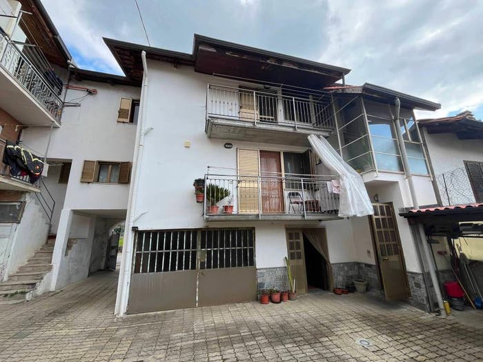 Casa con 6 locali in vendita in Frazione Spineto, Centro, Castellamonte