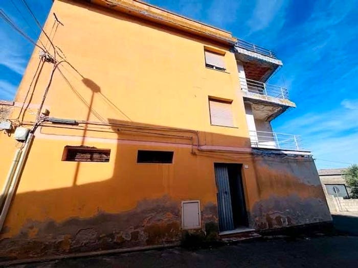 Casa con 6 locali in vendita in via Sassari, Pozzomaggiore
