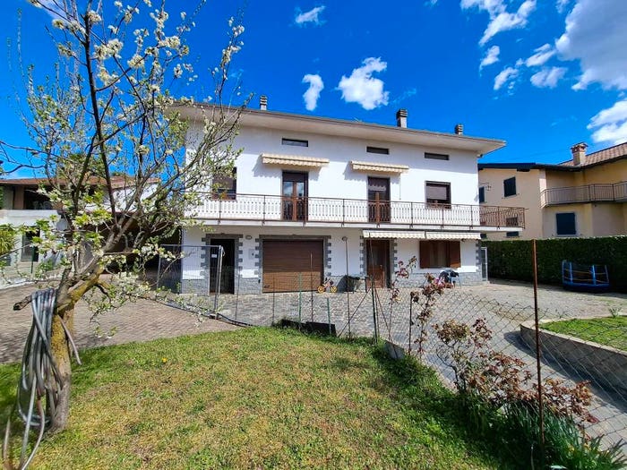 Casa con 6 locali in vendita in Bolzano Novarese