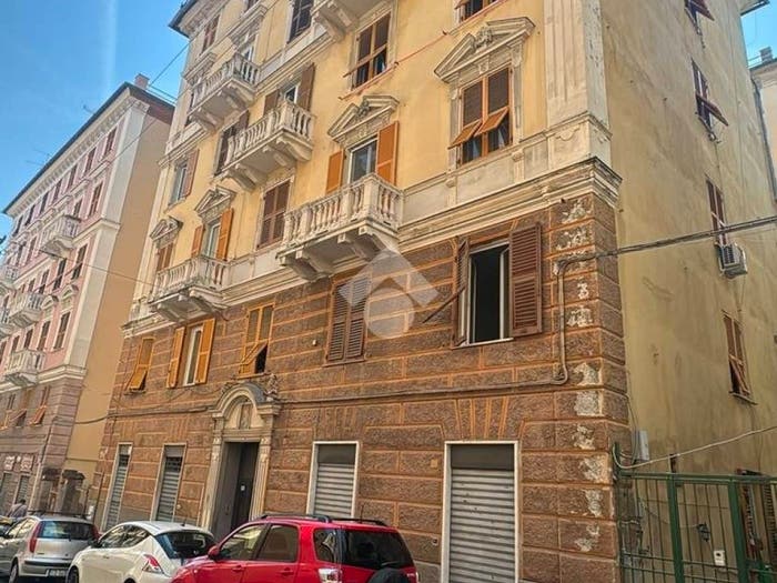 Appartamento quadrilocale in vendita in Via Mario Piana, Cornigliano, Genova