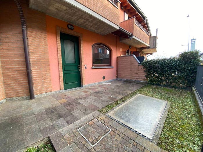Casa trilocale in vendita in Via Pasubio, Azzano San Paolo