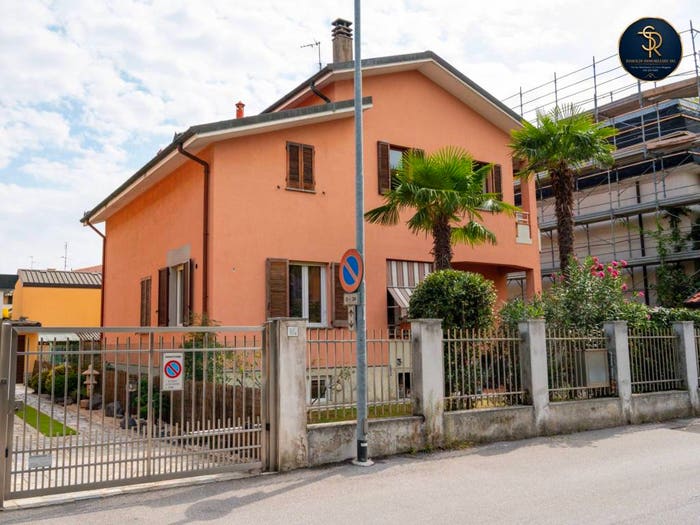 Appartamento quadrilocale in vendita in Centro, Lainate
