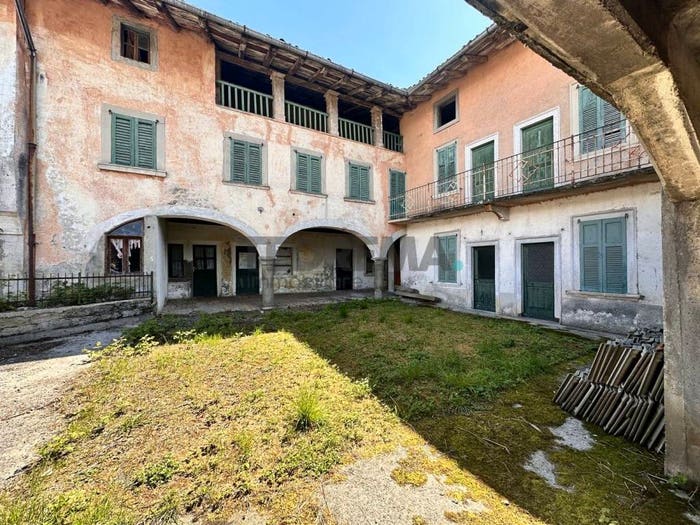 Casa con 6 locali in vendita in Via Adamello, Novezio, Cerete