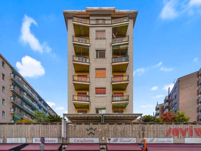 Appartamento trilocale in vendita in Corso Lodi, Lodi Brenta, Milano