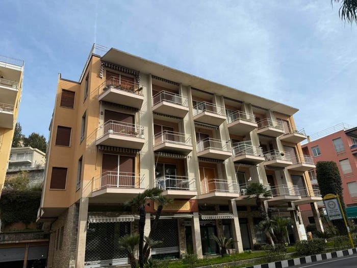 Appartamento bilocale in vendita in Corso Regina Margherita, Ospedaletti