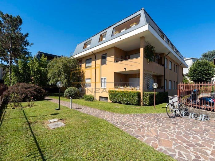 Appartamento trilocale in vendita in Via Della Blandoria, Via Lecco Via Bergamo, Monza