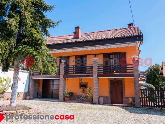 Casa con 6 locali in vendita in via del pino, Cumiana
