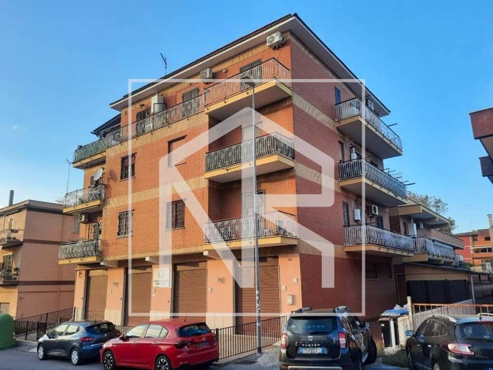 Appartamento trilocale in vendita in Viale Nusco, Borghesiana, Roma
