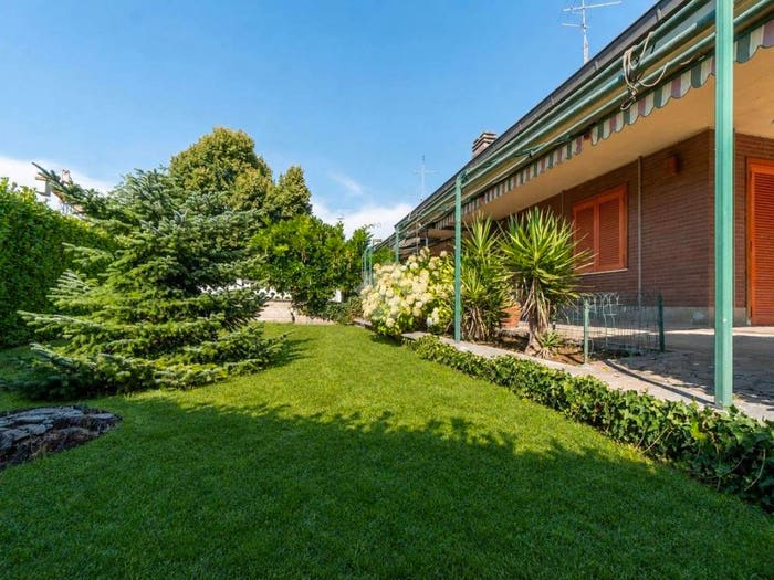 Casa con 6 locali in vendita in Villa Bifamiliare Viale Vittorio Veneto, Squarciarelli Casalaccio Pratone, Grottaferrata