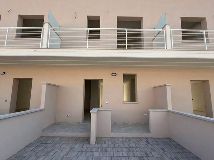 Casa con 5 locali in vendita in Via Sem Benelli, Centro, Montale