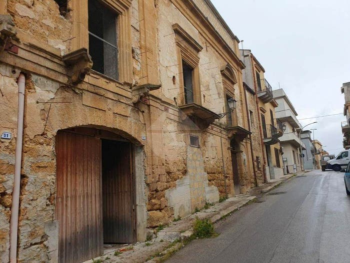Casa con 6 locali in vendita in Via Caprera, Partanna