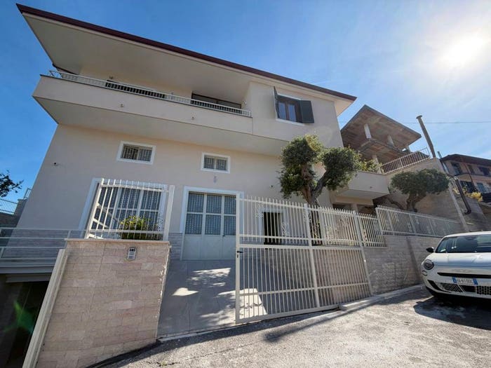 Casa quadrilocale in vendita in VIA PROVINCIALE PER CASTELLO, Vico, Palma Campania
