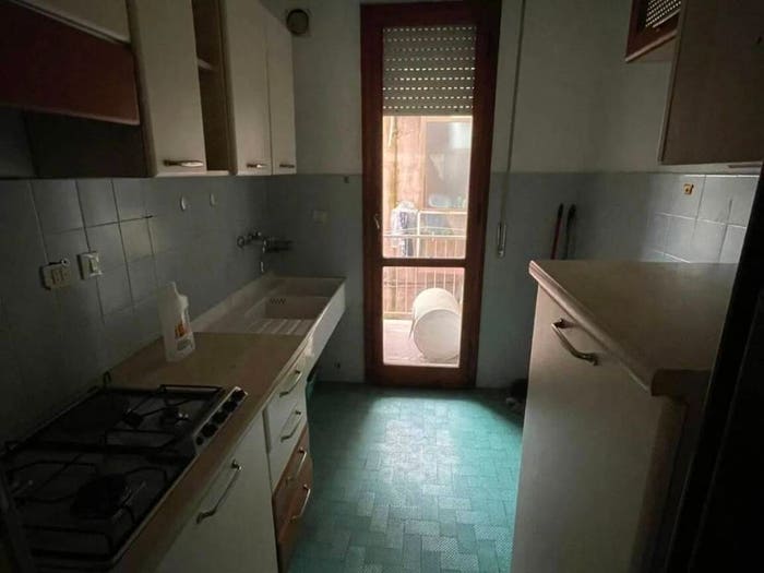 Appartamento quadrilocale in vendita in Via Vittorio Veneto, Centro, Pontedera