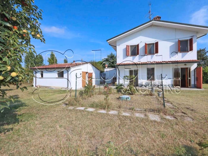 Casa con 6 locali in vendita in Via Vallelunga, Pontelagoscuro, Ferrara