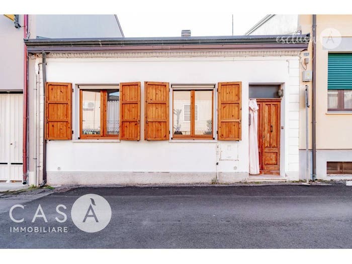 Casa quadrilocale in vendita in Via Semprini, Porto Canale di Ponente, Cesenatico