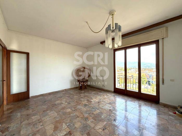 Appartamento con 5 locali in vendita in Viale Adua, Pistoia Ovest, Pistoia
