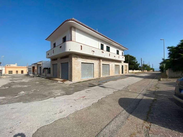 Appartamento con 6 locali in vendita in Via Delle Spigole No Number, Torre Columena, Manduria