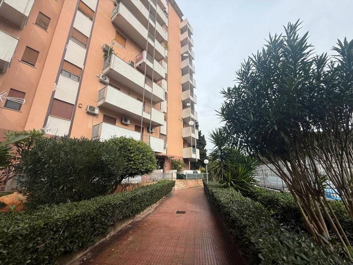 Appartamento trilocale in vendita in Viale della Regione Siciliana, Uditore Leonardo Da Vinci Alta, Palermo